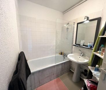 Location Appartement 2 pièces 48m² ROANNE 42300 - Photo 6
