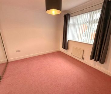 The Stakes, WIRRAL - Photo 4