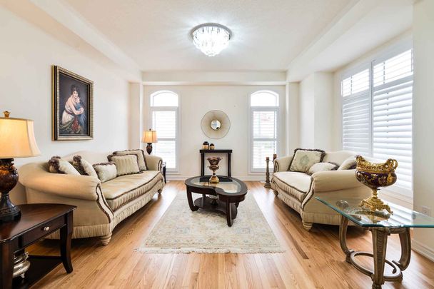 For Lease - 9 Cranley Road Unit# Main, East Gwillimbury, Ontario - Photo 1