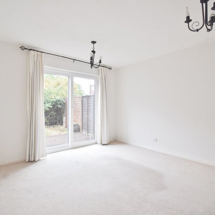 Shaw Drive, Walton-on-Thames, KT12 - Photo 1