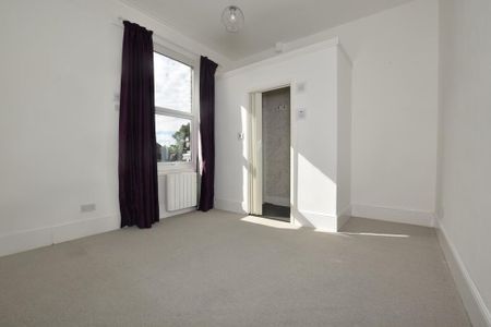 3 bedroom apartment to rent - Photo 4
