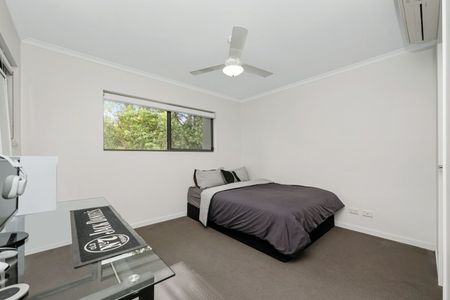 FURNISHED MODERN GROUND FLOOR UNIT - CLOSE TO JCU & TSV HOSPITAL - Photo 4