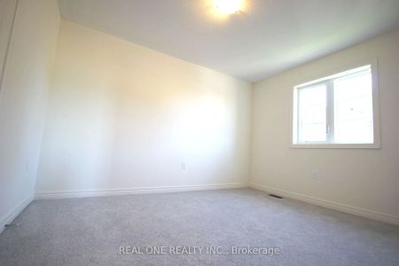 Property For Lease | W9270340 - Photo 2