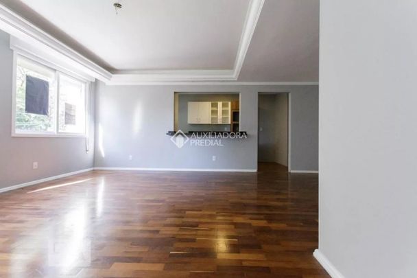 Apartamento com 3 quartos e 117m² para alugar em Floresta, Porto Alegre. - Photo 1