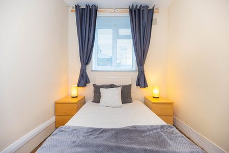 Room in a Shared Flat, Clapham, SW4 - Photo 3