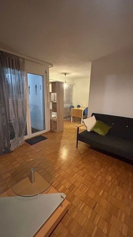 Modern and bright 2.5-room apartment fully furnished, prime location, Adliswil - Photo 2