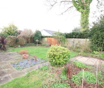 St Just Close, Ferndown - Photo 6