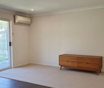 QUIET PROPERTY PARKING 4 CARS CALAMVALE - Photo 6