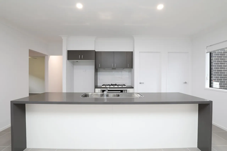 11 Duloe Rise, Melton South VIC 3338 - House For Rent | Domain - Photo 5