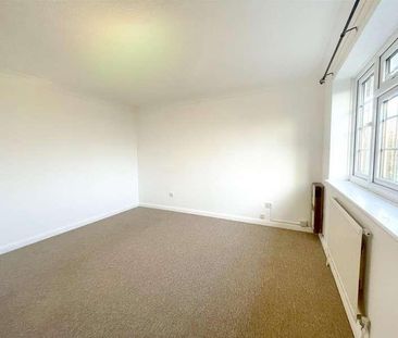 Snowdon Close, Eastbourne, BN23 - Photo 5