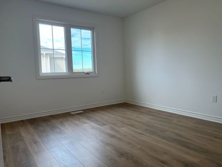 For Lease - 63 Lincoln Drive, Belleville, Ontario - Photo 3