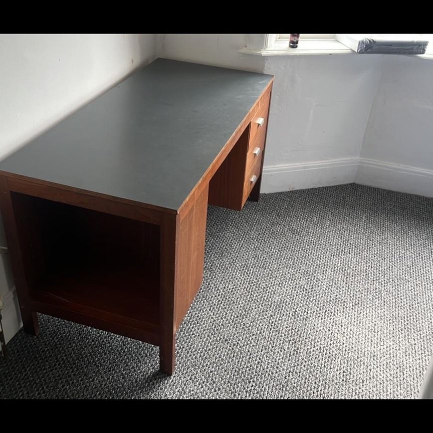 Room in a Shared Flat, Romsey Road, SO16 - Photo 1