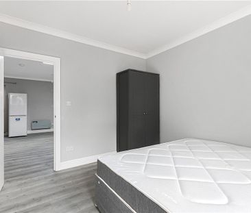 High Street Colliers Wood, London, SW19 2BT - Photo 3