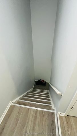 803 Deveron Crescent W - Photo 3