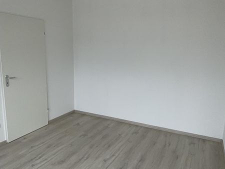 Mittendrin statt nur dabei. Mit neuen Bad und PVC Bodenbelag. - Photo 2