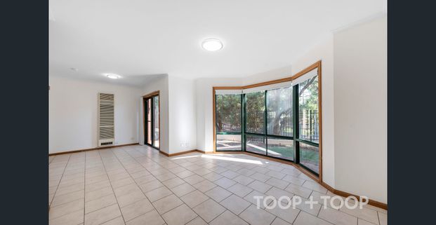 Low Maintenance Townhouse - Photo 1