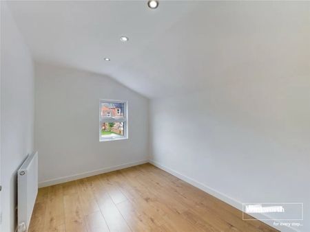 3 Bed Terraced House, Donnington Gardens, RG1 - Photo 4
