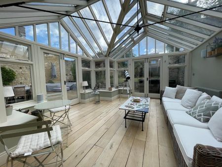 4 bedroom detached house to rent - Photo 4