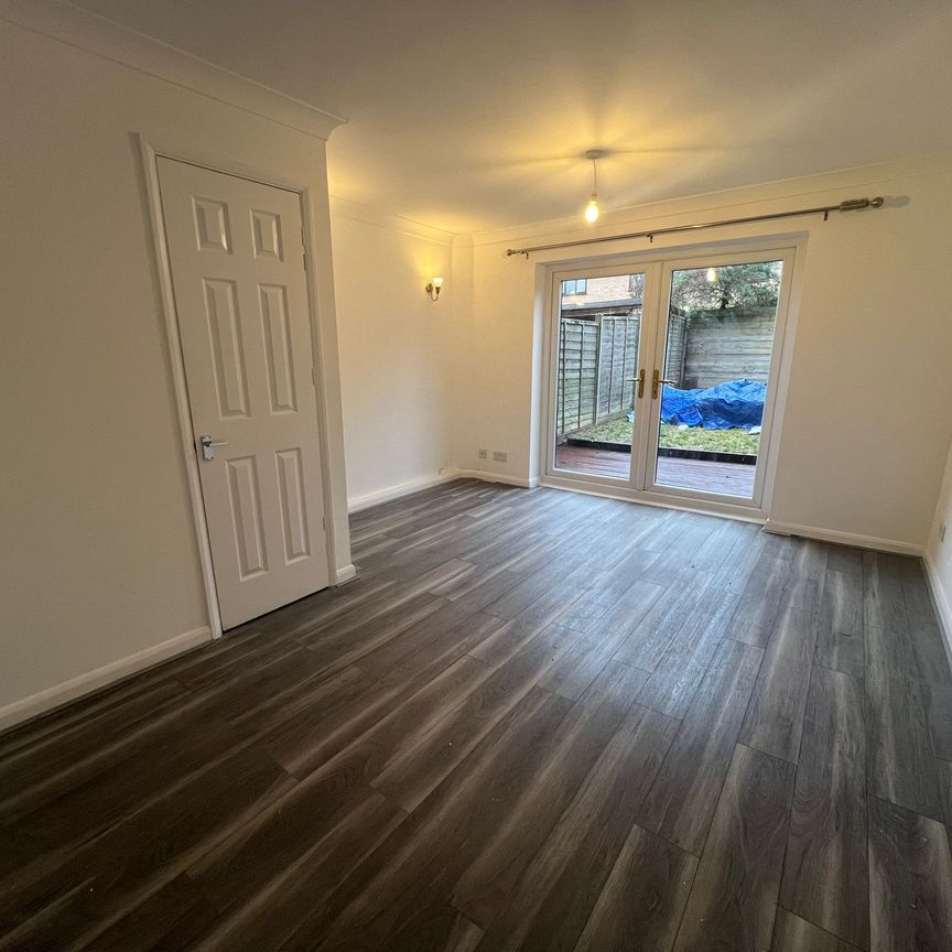 Gorse Meade, Slough - Photo 1