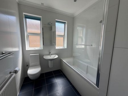 Bath - Photo 3