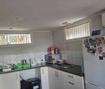Chic 1BR Flat in New Windsor! - Photo 5