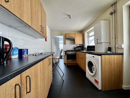 Russell Street, Roath - Photo 3