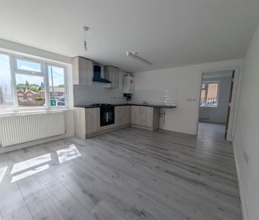 2 Beds - Apartment - - Photo 3