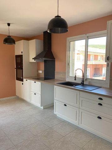 Location Appartement 3 pièces 98m² DRAGUIGNAN 83300 - Photo 5
