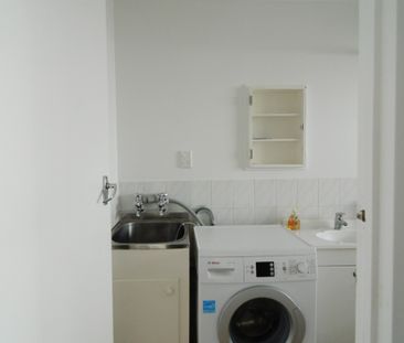 Charming 2-Bedroom Gem in Northcote Point - Photo 1