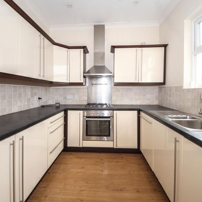 1 bedroom in a house share to rent - Photo 1