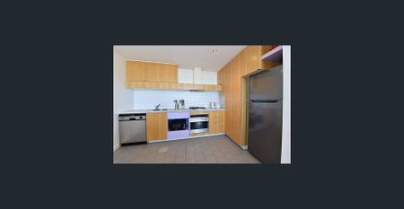 Fully furnished 2 bedroom, close to everything, on top of QV - Photo 5