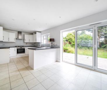 4 bedroom detached house to rent - Photo 4