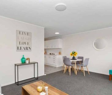 Spacious and Comfortable 2-Bedroom Home in a Super Convenient Location - Photo 5