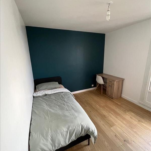 4 pièces - Meublé - 77 m² - 10ème étage - Colocation autorisée - Photo 1