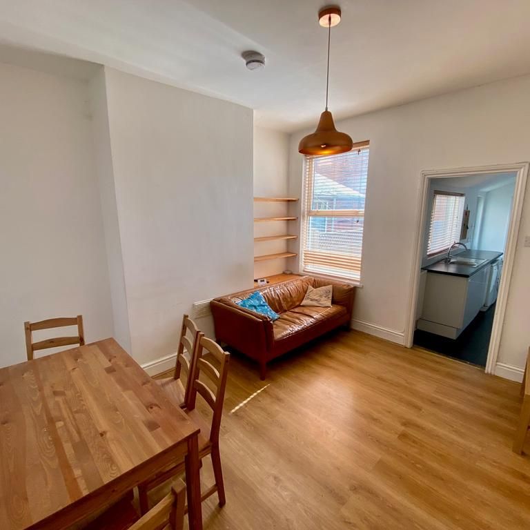 1 bedroom in a house share to rent - Photo 1