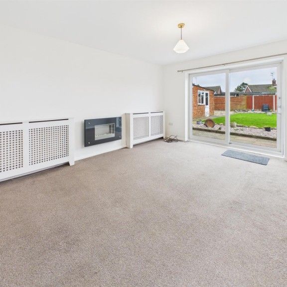 2 BED Bungalow To rent - Photo 1
