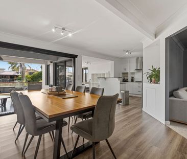 Prestigious Broadbeach Waters Waterfront Living with Private Boat &... - Photo 3