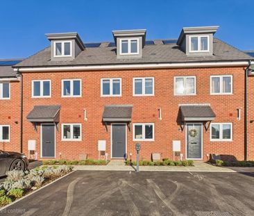 Rowan Way, Hardwicke, Gloucester - Photo 3