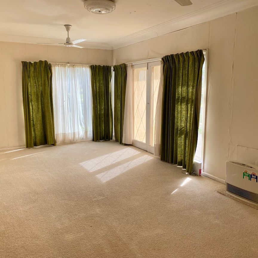 Three Bedroom Family Home Close to Schools - Photo 1