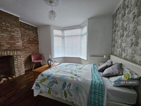 2 bedroom maisonette to rent - Photo 5