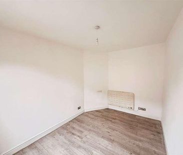 Kettering Road, Northampton, Northamptonshire, NN1 - Photo 4