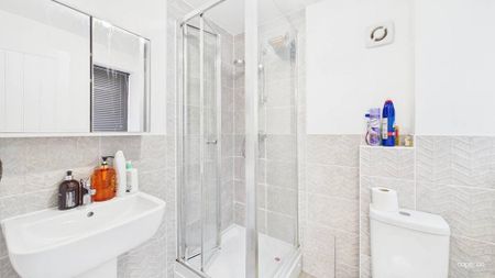 4 bedroom detached house to rent - Photo 4