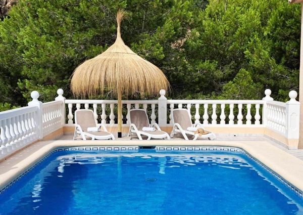 Villa for rent in Cumbre del Sol with 5 bedrooms