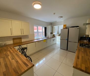 Room in a Shared House, Ampthill Road, L17 - Photo 5