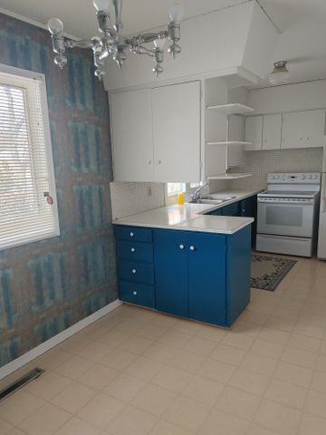 711 ROYAL 3 BEDROOMS - Photo 5