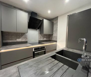 2 bedroom terraced house to rent - Photo 4