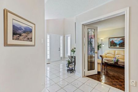 Detached Home For Lease | W9251835 - Photo 3
