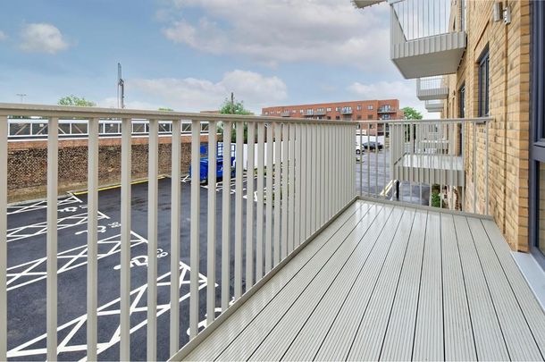 1 bedroom flat to rent - Photo 1