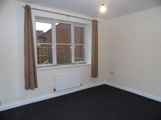 2 bed lower flat to rent in NE27 - Photo 1