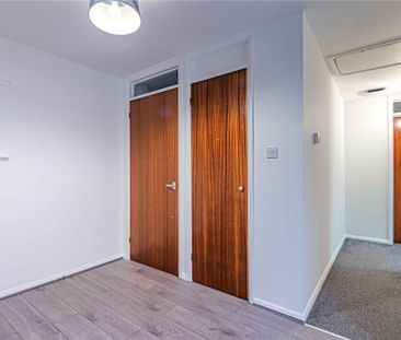 2 bed Maisonette for rent - Photo 4